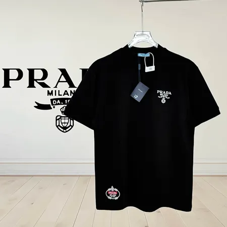 プラダ Tシャツ
