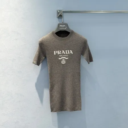 プラダ Tシャツ