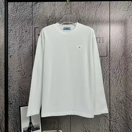 プラダ Tシャツ