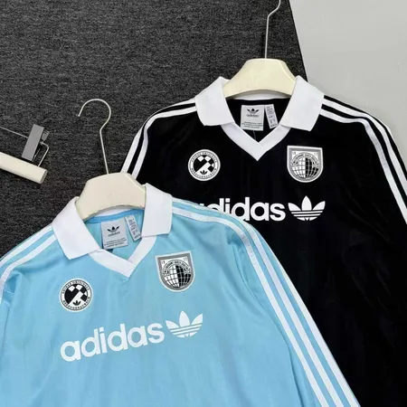 アディダス Tシャツ