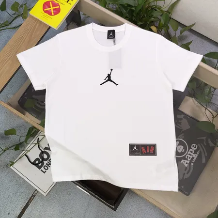 エアジョーダン Tシャツ