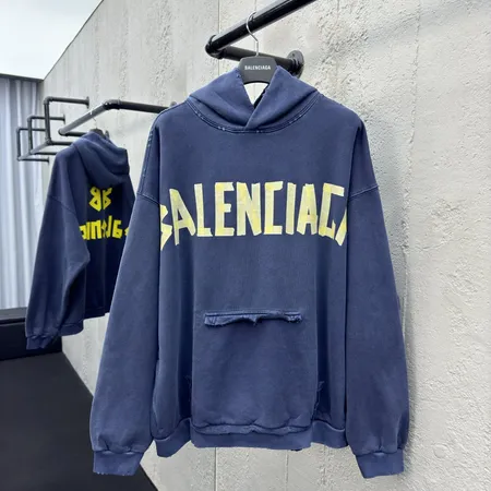 バレンシアガ パーカー