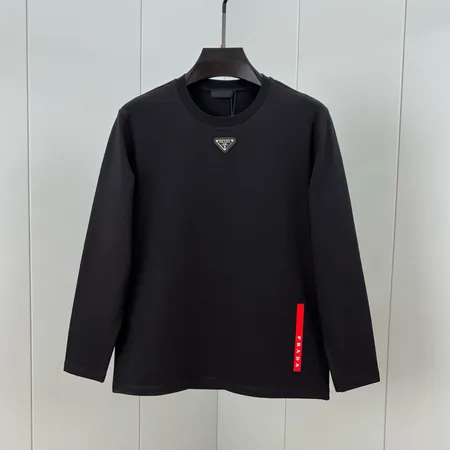 プラダ Tシャツ