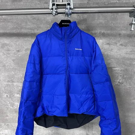 バレンシアガ ダウンジャケット