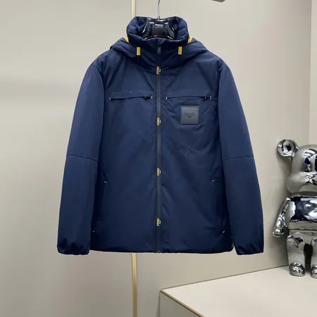 フェンディ ダウンジャケット