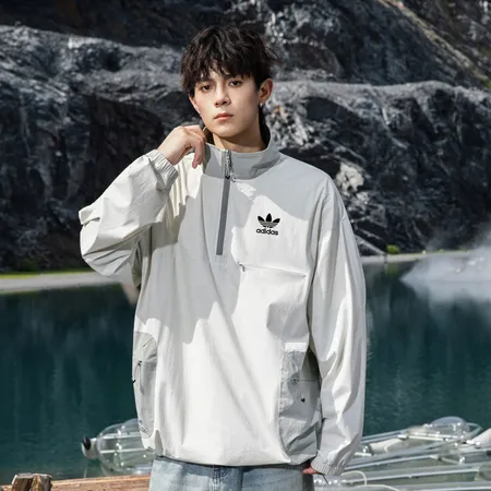 アディダス Tシャツ