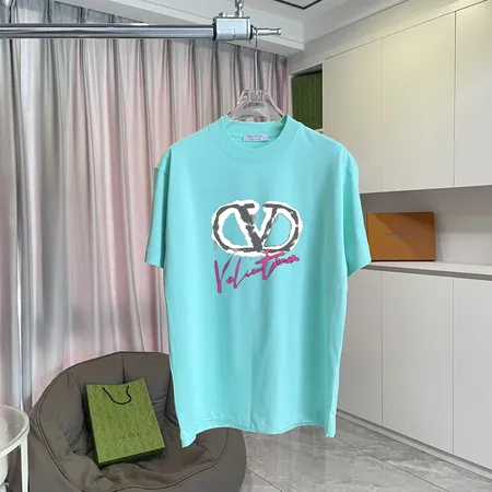 ヴァレンティノ Tシャツ