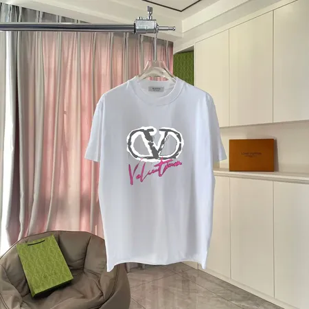 ヴァレンティノ Tシャツ