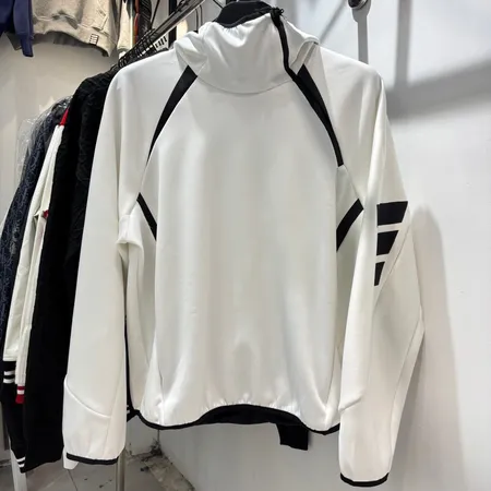 アディダス パーカー