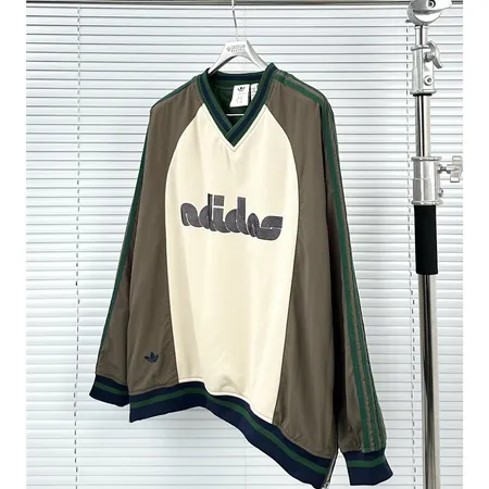 アディダス パーカー