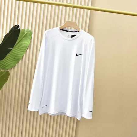 ナイキ Tシャツ