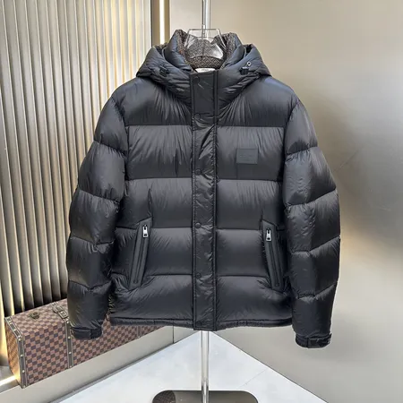 フェンディ ダウンジャケット