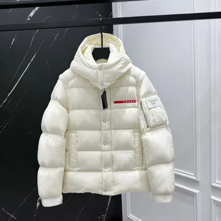 プラダ ダウンジャケット