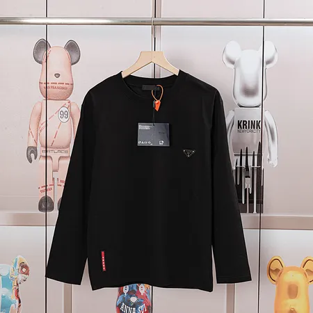 プラダ Tシャツ