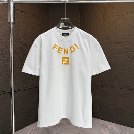 フェンディ Tシャツ