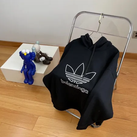 アディダス パーカー