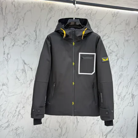 フェンディ ダウンジャケット