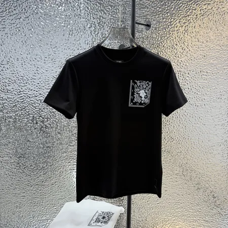 フェンディ Tシャツ