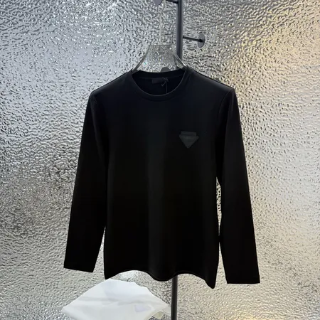 プラダ Tシャツ