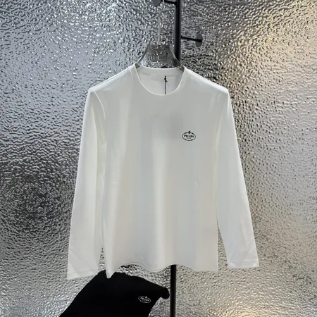 プラダ Tシャツ