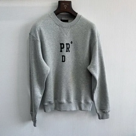 プラダ パーカー