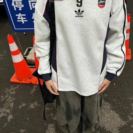 アディダス パーカー