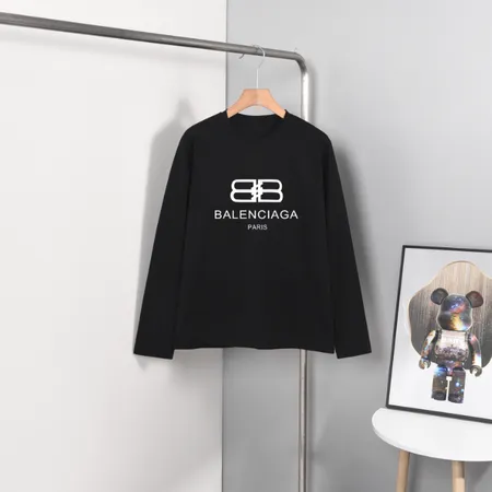 バレンシアガ Tシャツ