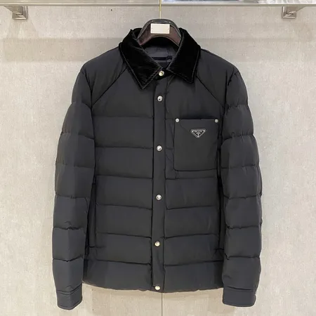プラダ ダウンジャケット