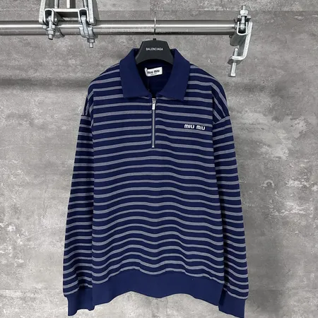 ミュウミュウ パーカー