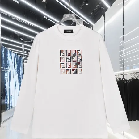 フェンディ Tシャツ