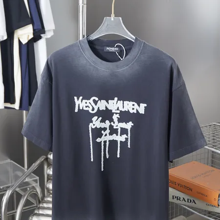 イブサンローラン Tシャツ