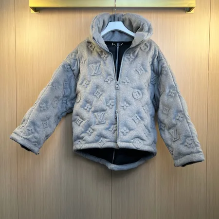 エルメス ダウンジャケット