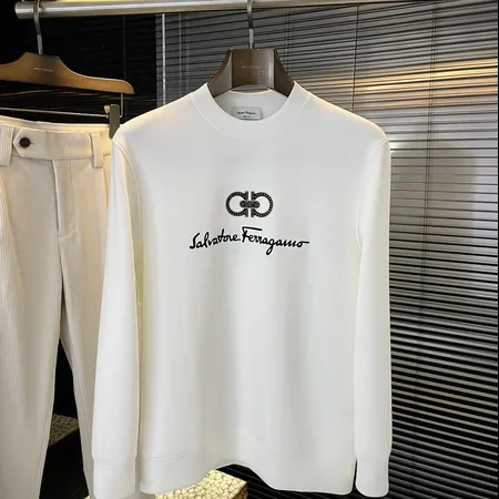 フェラガモ パーカー