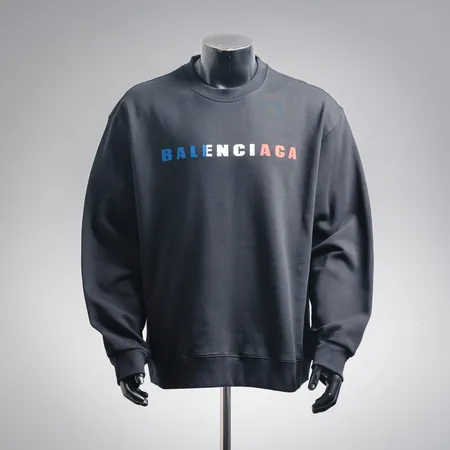 バレンシアガ パーカー