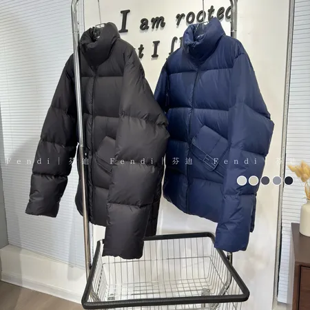 フェンディ ダウンジャケット