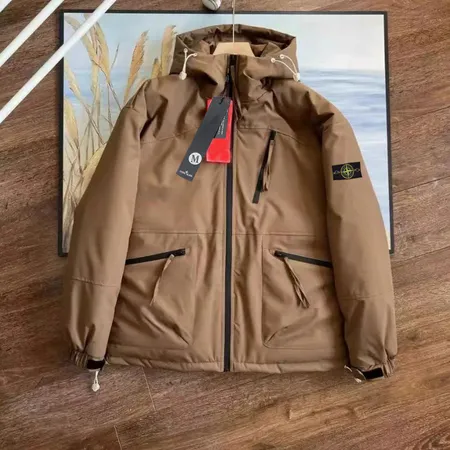 フェラガモ ダウンジャケット