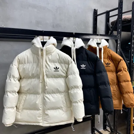 アディダス ダウンジャケット