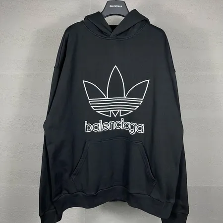 アディダス パーカー