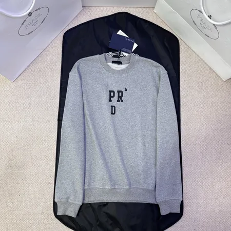 プラダ パーカー