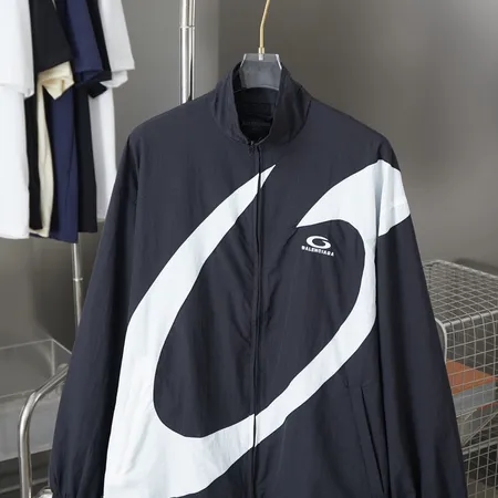 バレンシアガ ジャケット