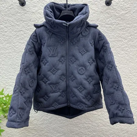 ルイヴィトン ダウンジャケット