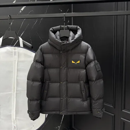 フェンディ ダウンジャケット