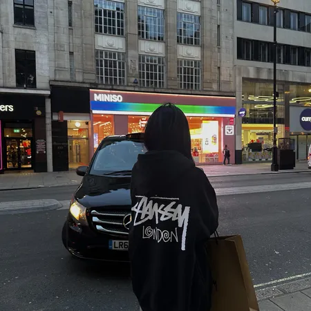 ステューシー パーカー