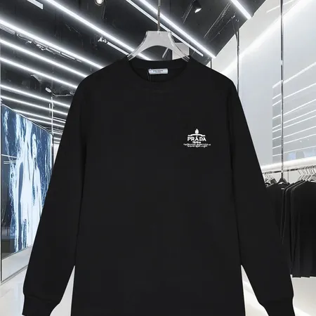 プラダ Tシャツ