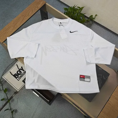 ナイキ Tシャツ