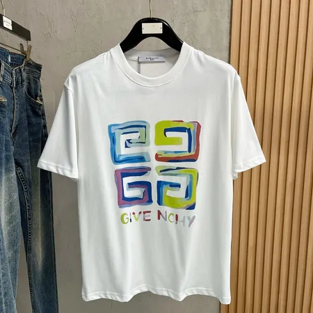 ジバンシィ Tシャツ