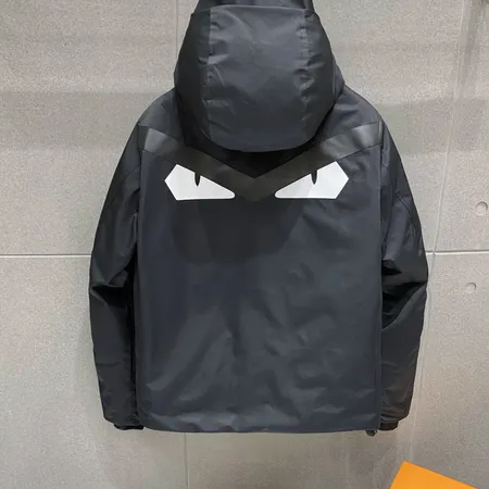 フェンディ ダウンジャケット