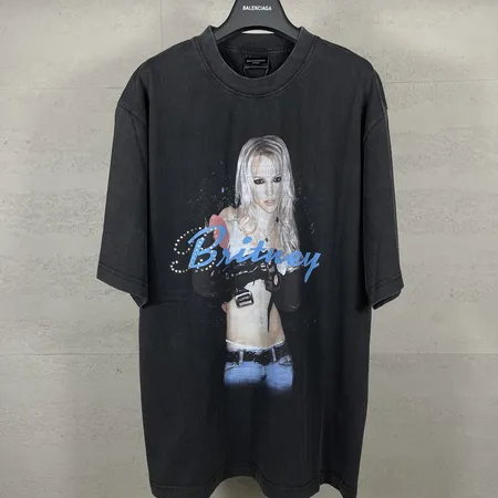 バレンシアガ Tシャツ