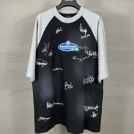 バレンシアガ Tシャツ