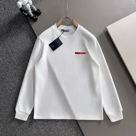 プラダ Tシャツ